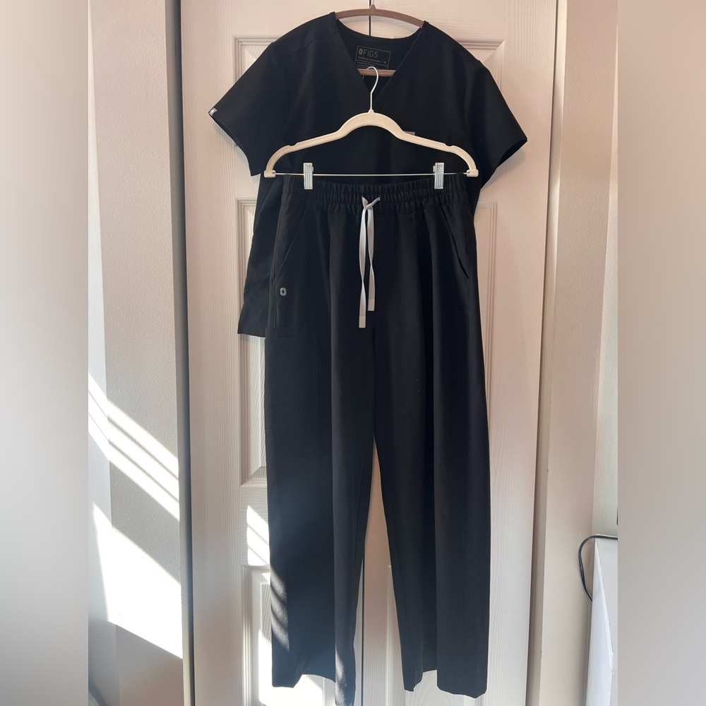 Ultra High Rise Figs Black Limited Edition Women's Scrubs Set